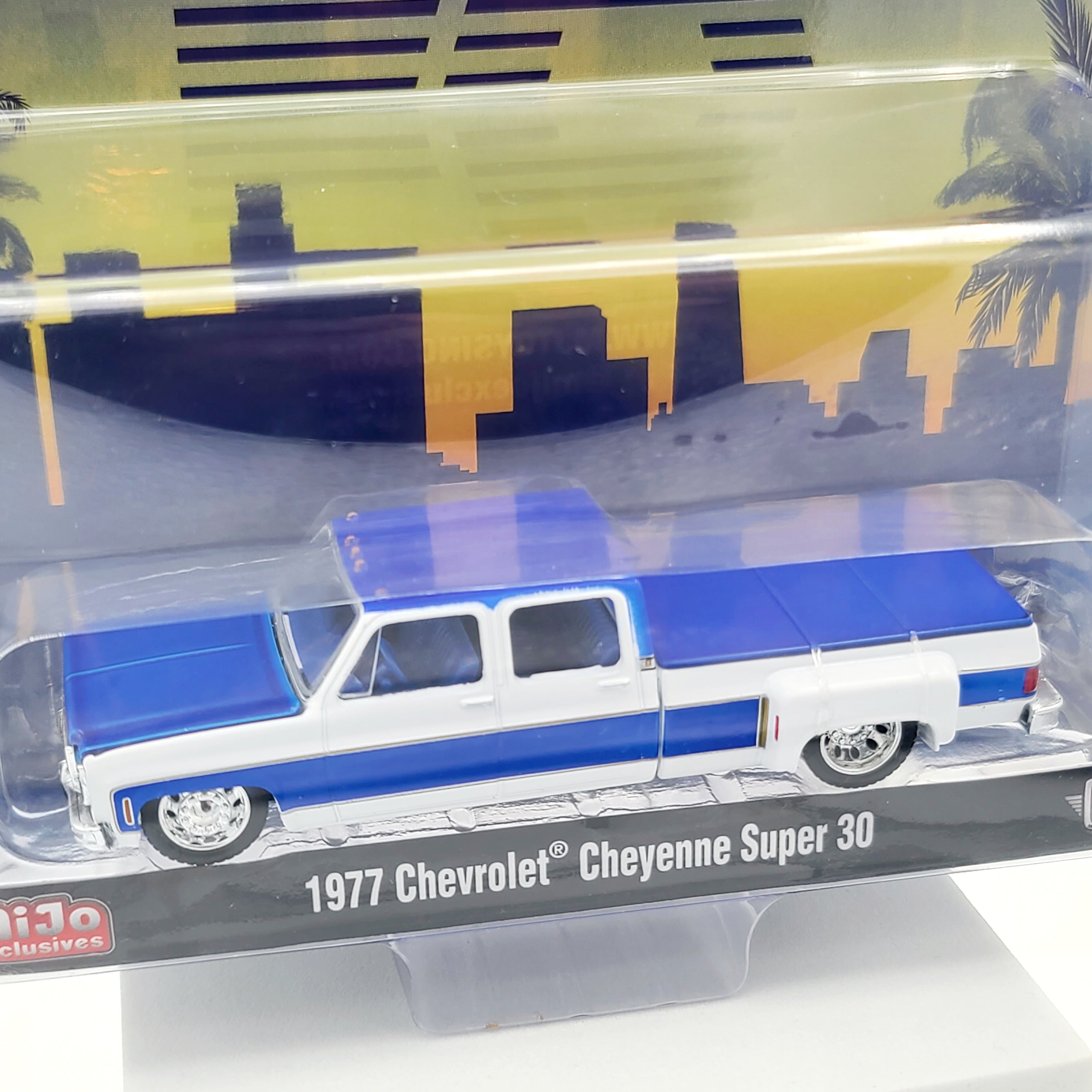 M2 Machines '77 Chevrolet Cheyenne Super 30 Dually Pickup - 1:64, LA (2025 MiJo Exclusives - Limited Edition)